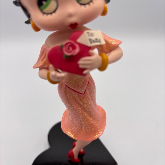 Vintage Danbury Mint Betty Boop Hugs and Kisses Collectible Retro Figurine - Picture 10 of 13